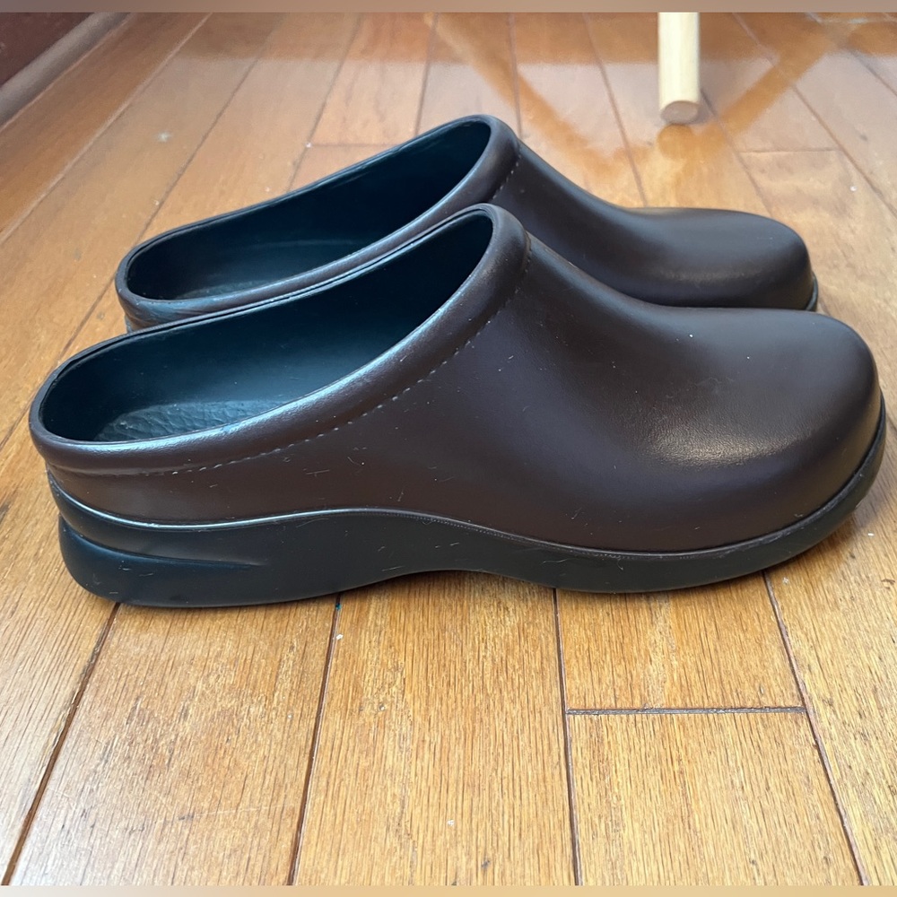 Klogs Women’s Dusty Non Slip Work Clogs Brown Slip on Shoes size 13
